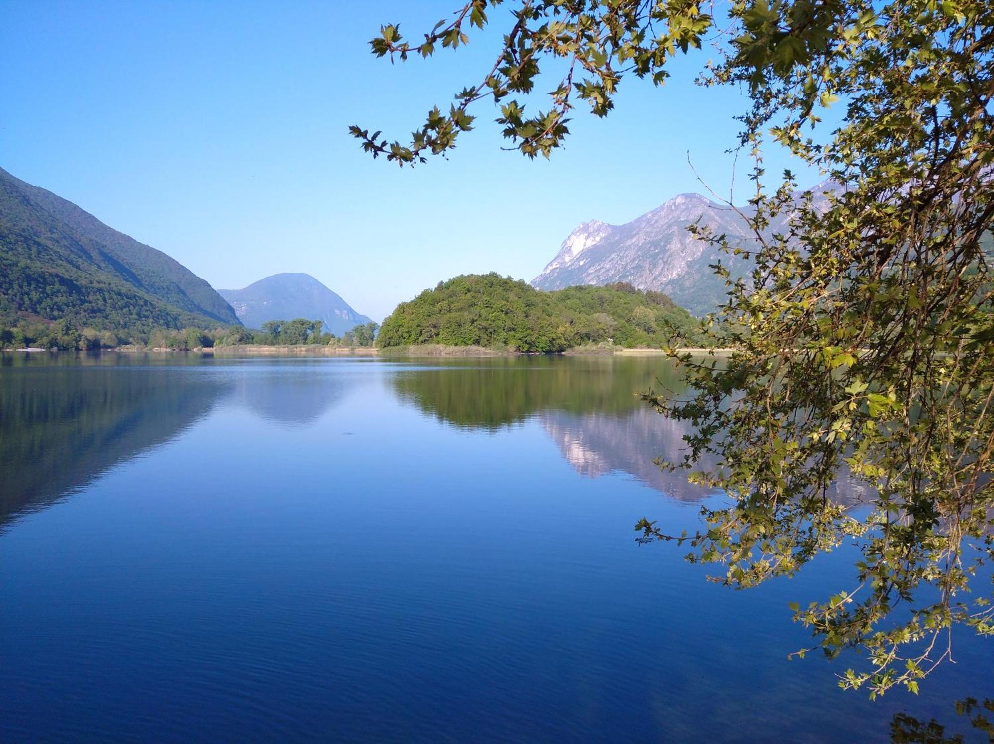 Carlazzo Villaggio Turistico Il Lago Dorato מראה חיצוני תמונה