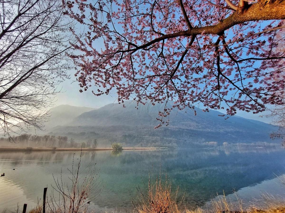 Carlazzo Villaggio Turistico Il Lago Dorato מראה חיצוני תמונה
