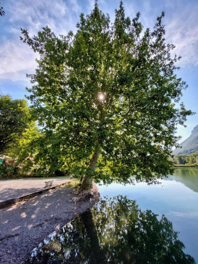 Carlazzo Villaggio Turistico Il Lago Dorato מראה חיצוני תמונה