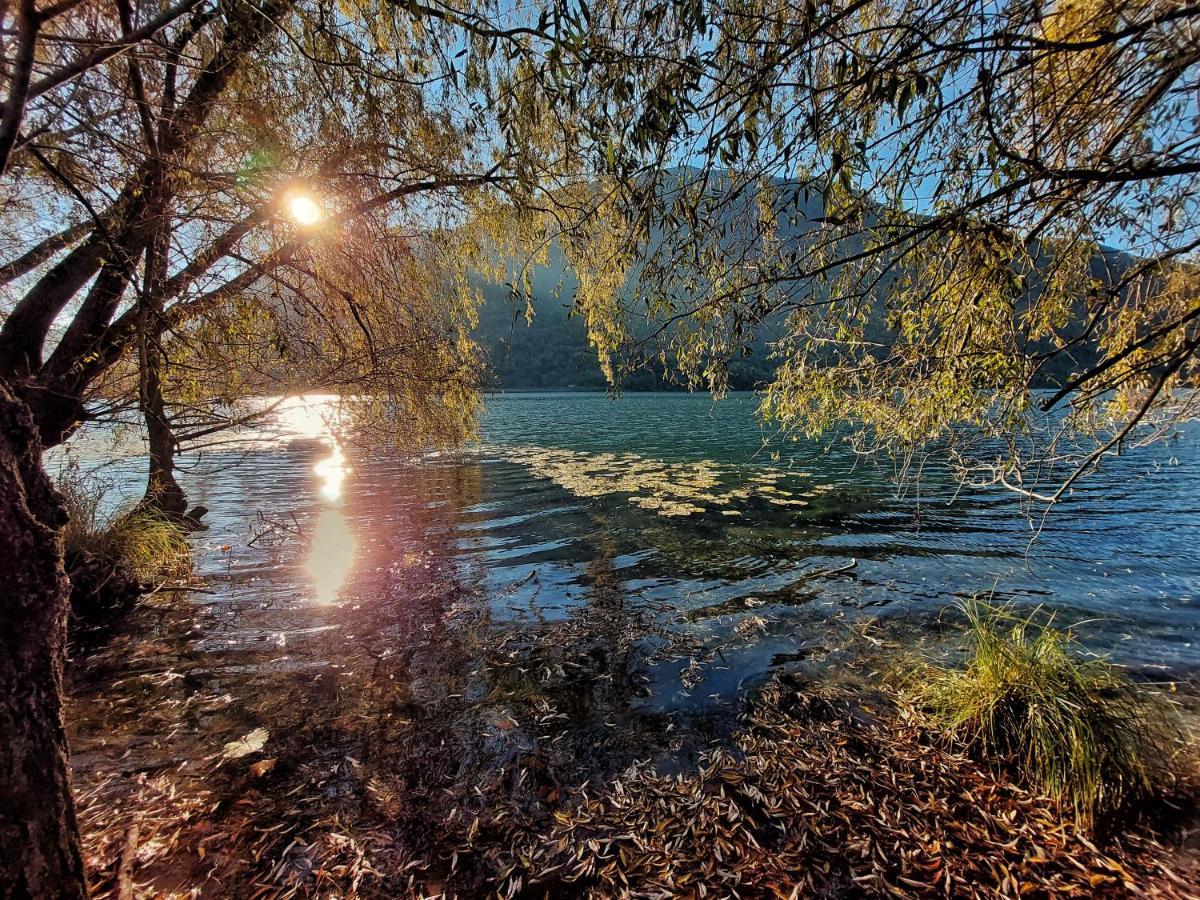 Carlazzo Villaggio Turistico Il Lago Dorato מראה חיצוני תמונה
